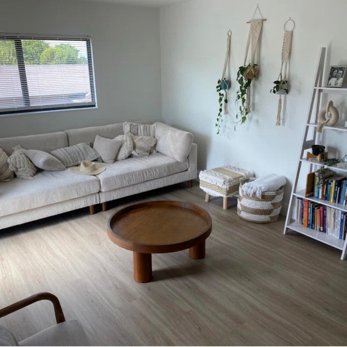 Dennis Coffee Table – live photo 3