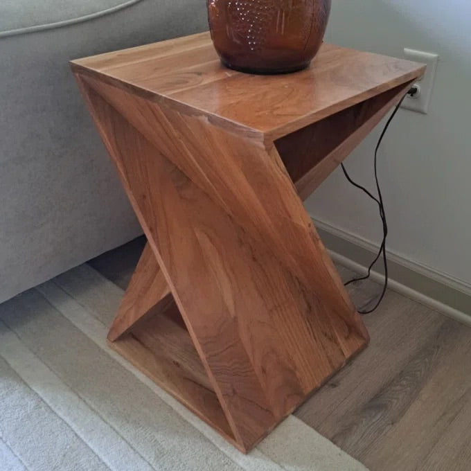 Legacy Solid Wood End Table – live photo 1