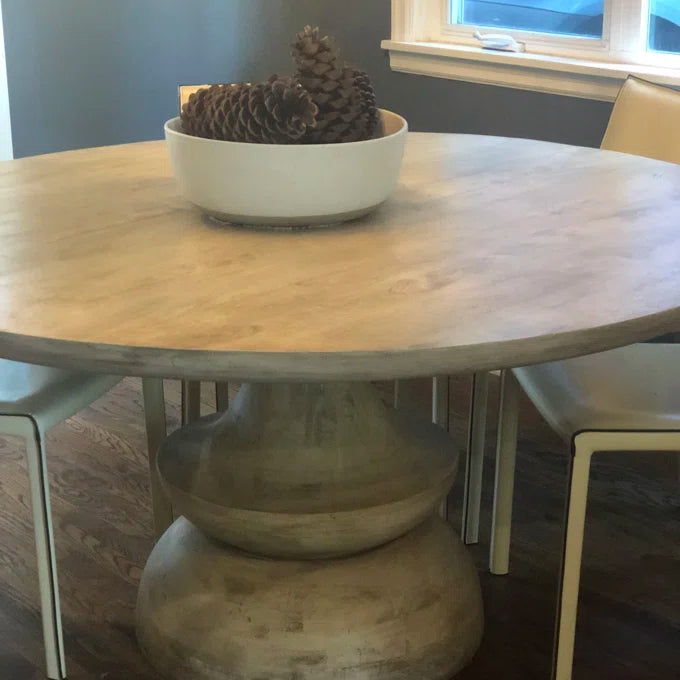 Musa Round Dining Table – live photo 2