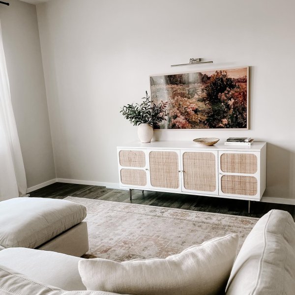 Aden Woven Media Console – live photo 2