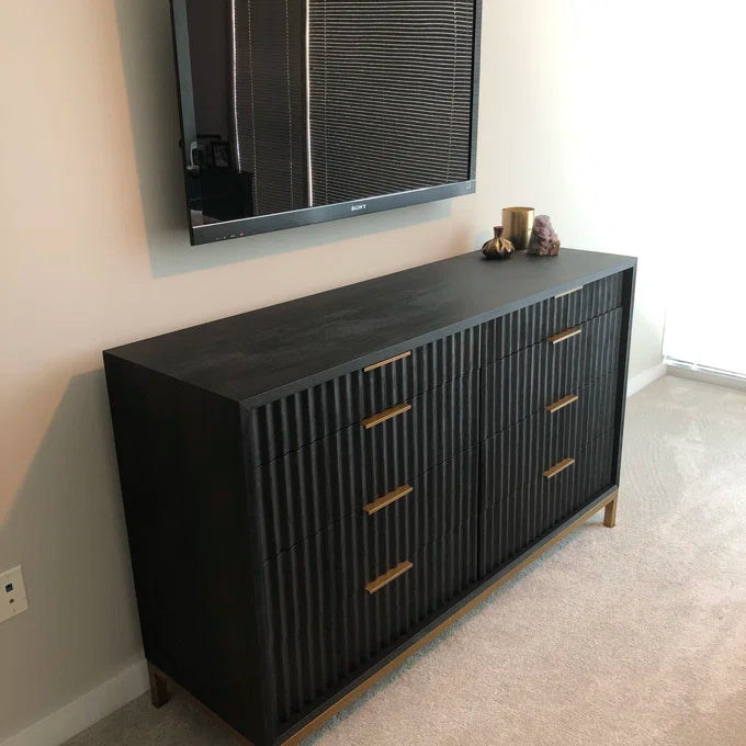 Harrison 8 Drawer – live photo 2