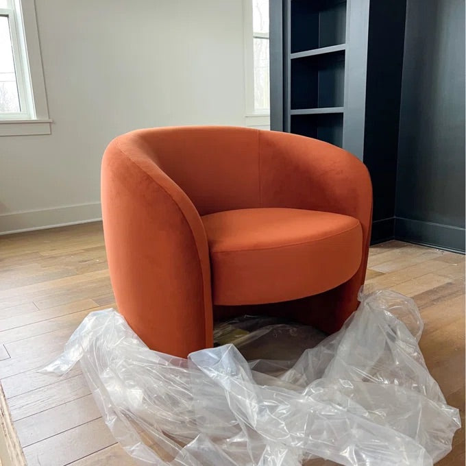 Omari Barrel Chair – live photo 2